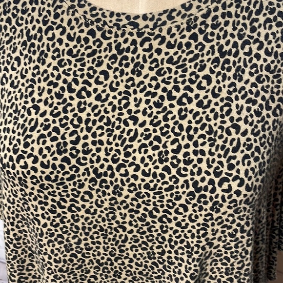 Old Navy Luxe Short Sleeve Shirt XXL cheetah print - Picture 3 of 6